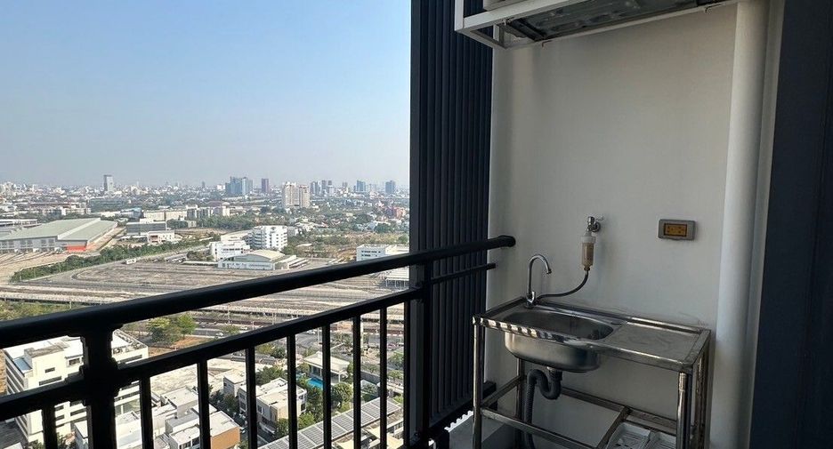 For sale 2 bedrooms condo in Huai Khwang, Bangkok