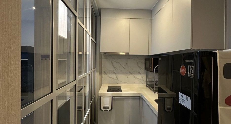 For sale 2 bedrooms condo in Huai Khwang, Bangkok