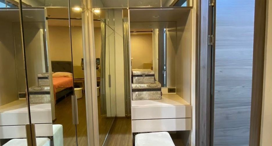 For sale 2 bedrooms condo in Huai Khwang, Bangkok