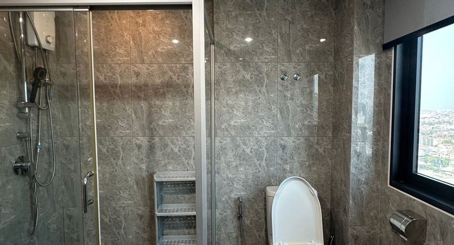 For sale 2 bedrooms condo in Huai Khwang, Bangkok