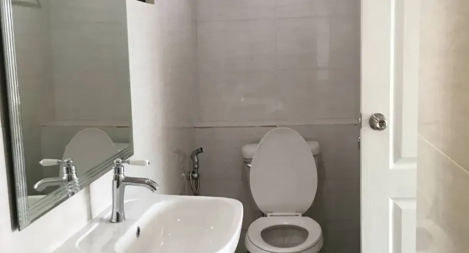For sale 2 bedrooms condo in Watthana, Bangkok