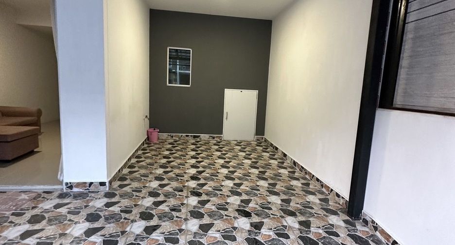 Продажа 3 спальни таунхаус в Khlong Luang, Патумтани