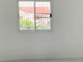 出售 2 卧室 联排别墅 在 Mueang Rayong, Rayong