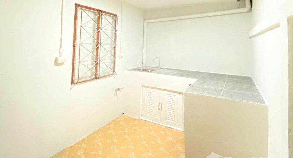 For sale 3 bedrooms townhouse in Mueang Nakhon Pathom, Nakhon Pathom
