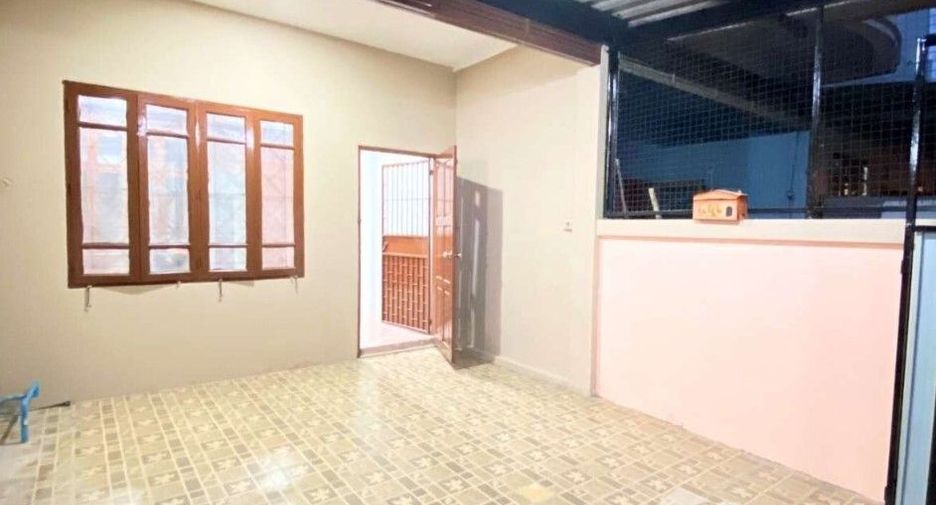 For sale 3 bedrooms townhouse in Mueang Nakhon Pathom, Nakhon Pathom