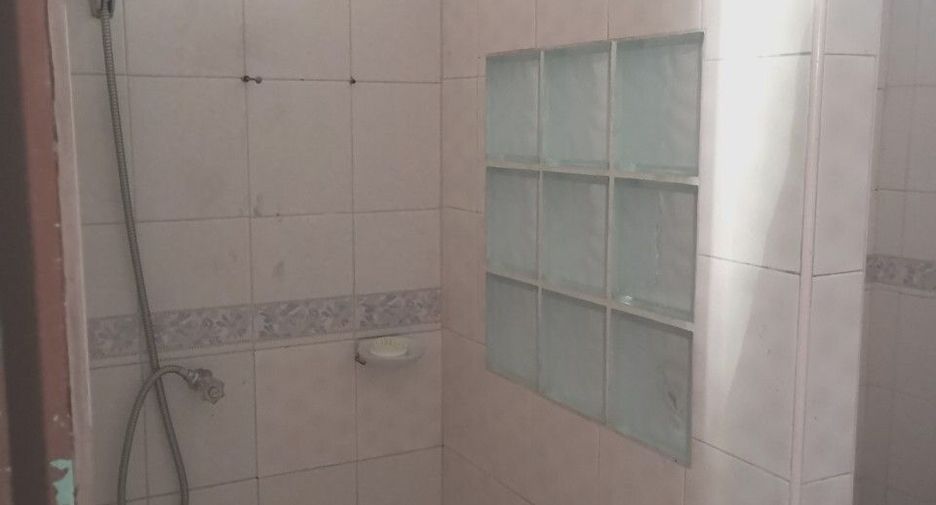 出租 5 卧室 独立屋 在 Mueang Nakhon Pathom, Nakhon Pathom