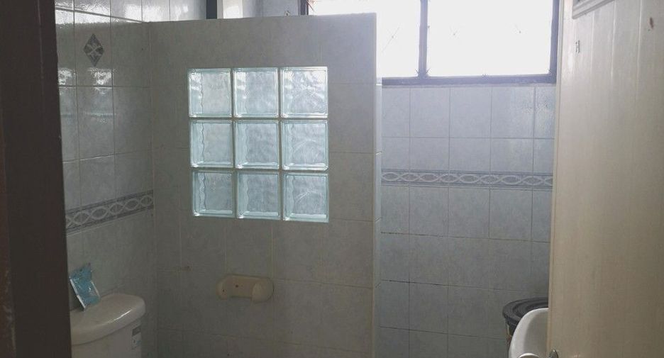 出租 5 卧室 独立屋 在 Mueang Nakhon Pathom, Nakhon Pathom