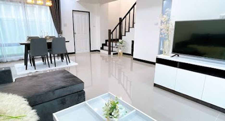 À vendre 3 chambres maison de ville à Khlong Luang, Pathum Thani