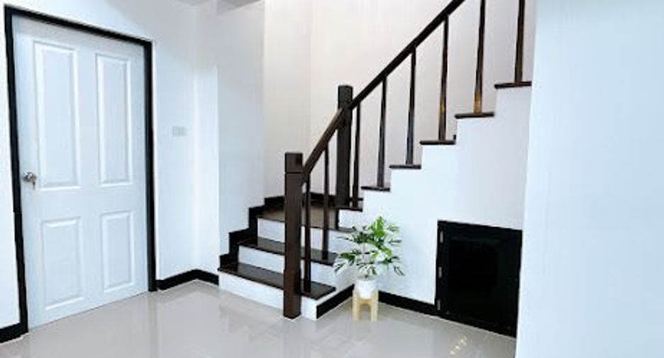 À vendre 3 chambres maison de ville à Khlong Luang, Pathum Thani
