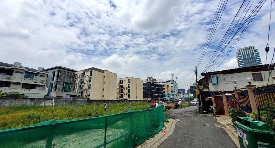 For sale land in Phaya Thai, Bangkok