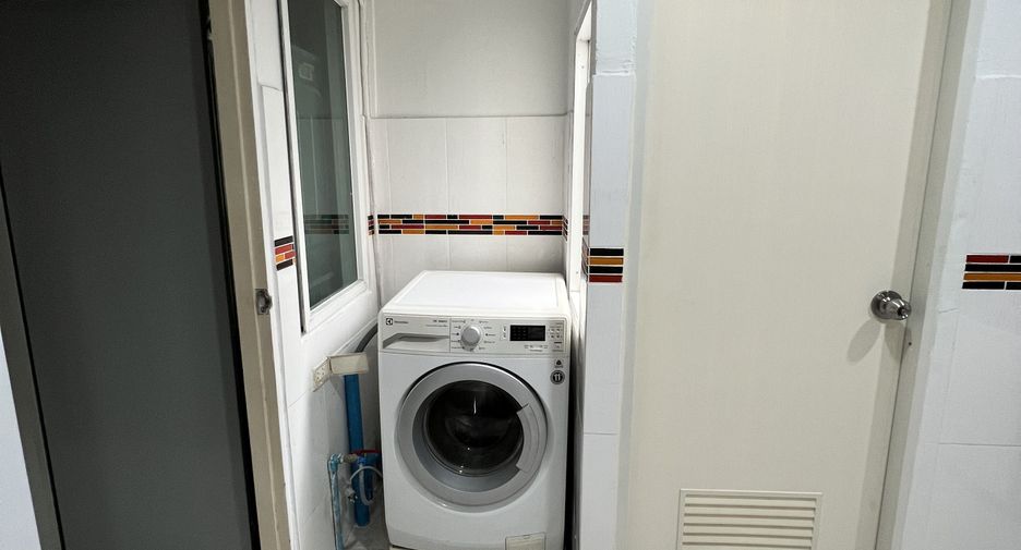 Reihenhaus zur Miete mit 3 Zimmer in Pak Kret, Nonthaburi