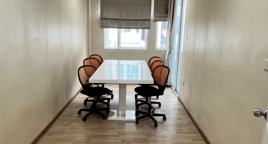 Reihenhaus zur Miete mit 3 Zimmer in Pak Kret, Nonthaburi