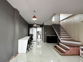 Casa adosada en alquiler de 3 habitaciones en Pak Kret, Nonthaburi