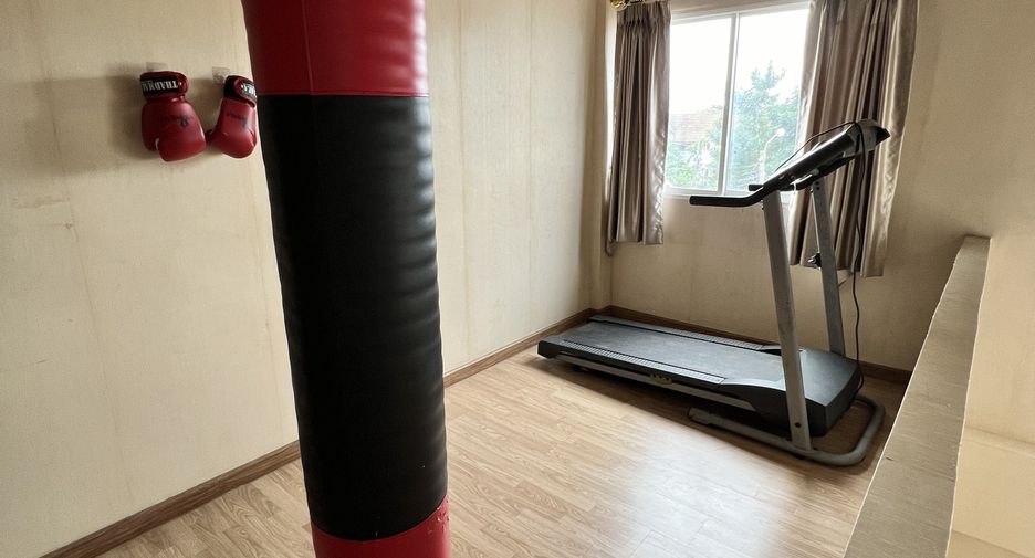 For rent 3 bedrooms townhouse in Pak Kret, Nonthaburi