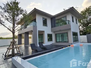 For sale 4 bedrooms villa in Mueang Rayong, Rayong