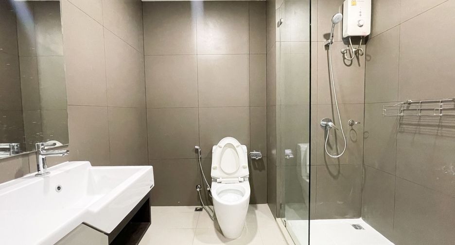 For sale 1 bed condo in Watthana, Bangkok