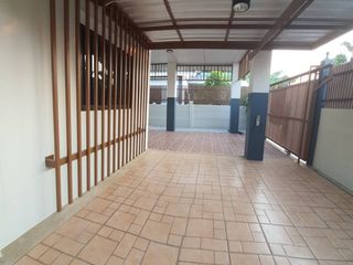 À vendre 2 chambres maison à Sam Phran, Nakhon Pathom