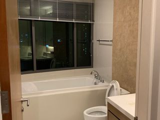 Condo en venta de 2 habitaciones en Khlong Toei, Bangkok