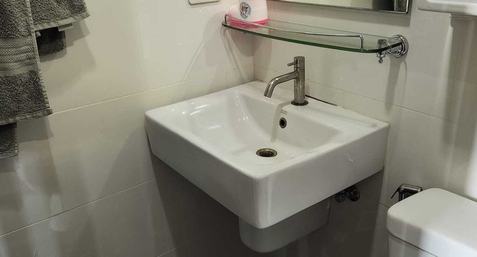 For sale 1 bed condo in Watthana, Bangkok