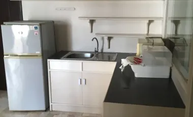 Wohnung zum Kauf mit 1 Zimmer in Khlong Toei, Bangkok