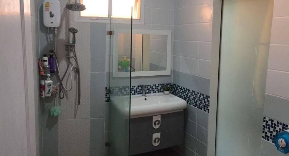 For sale 4 bedrooms house in Mueang Chiang Rai, Chiang Rai