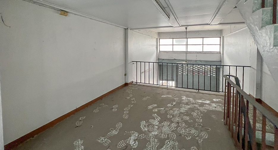 Gewerbefläche zum Kauf in Sam Phran, Nakhon Pathom