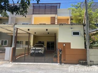 Casa adosada en venta de 3 habitaciones en Mueang Rayong, Rayong