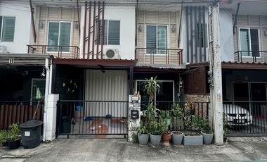 Reihenhaus zum Kauf mit 3 Zimmer in Mueang Nonthaburi, Nonthaburi