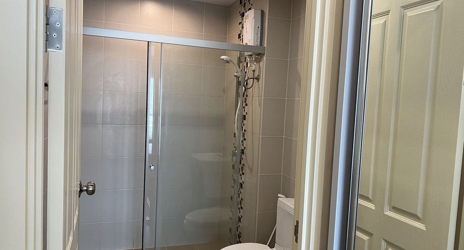 For sale 1 bed condo in Huai Khwang, Bangkok