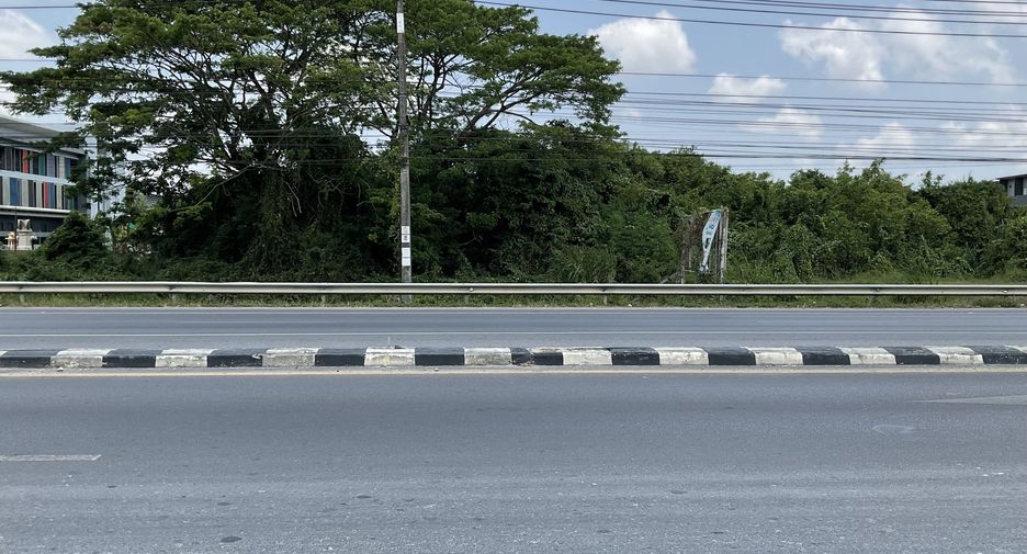 Grundstück zum Kauf in Phra Phrom, Nakhon Si Thammarat