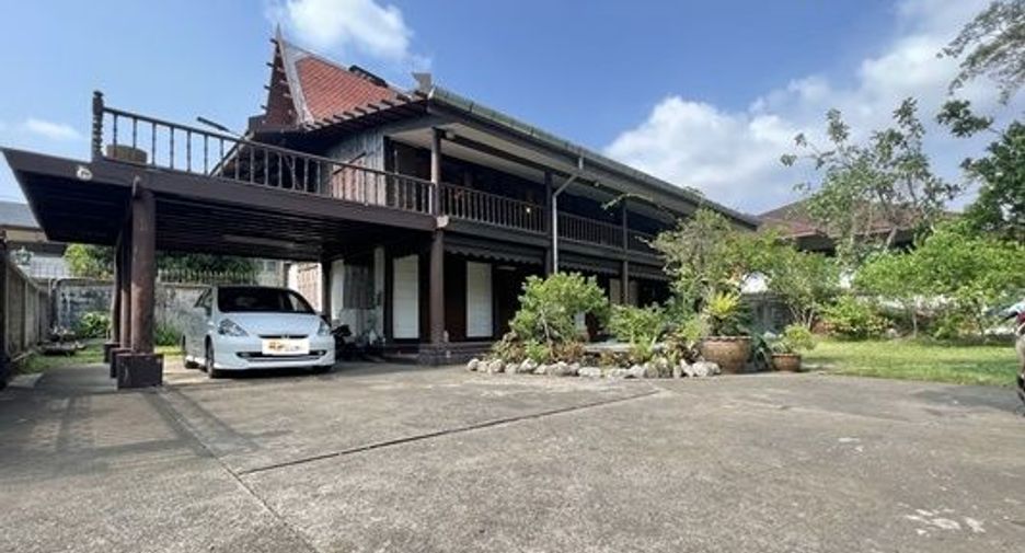 For sale land in Phra Khanong, Bangkok