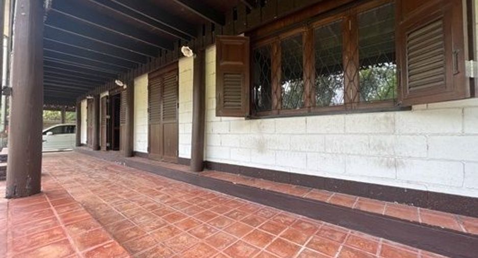 For sale land in Phra Khanong, Bangkok