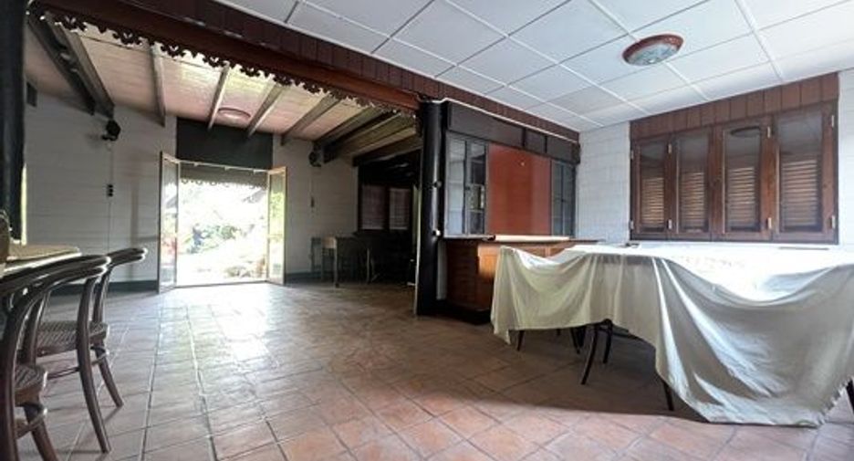 For sale land in Phra Khanong, Bangkok