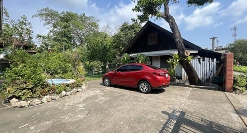 For sale land in Phra Khanong, Bangkok