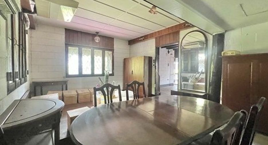 For sale land in Phra Khanong, Bangkok