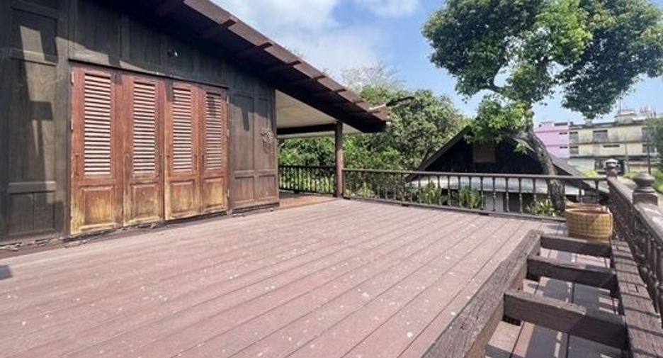 For sale land in Phra Khanong, Bangkok