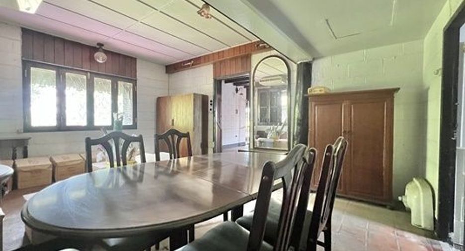 For sale land in Phra Khanong, Bangkok