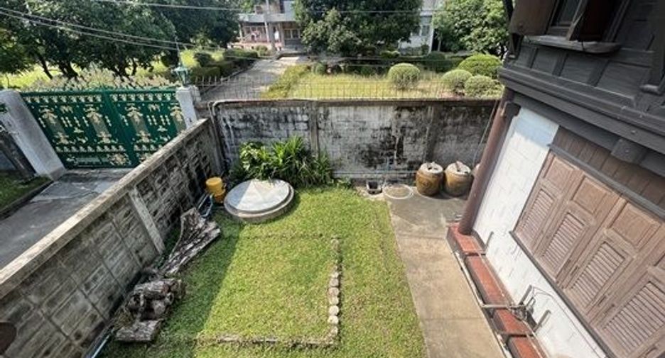 For sale land in Phra Khanong, Bangkok