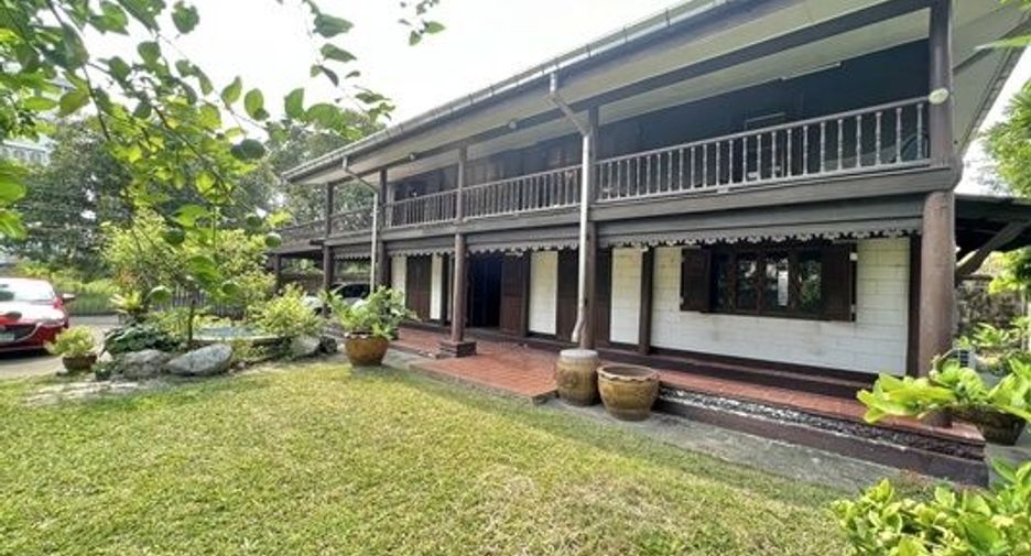 For sale land in Phra Khanong, Bangkok