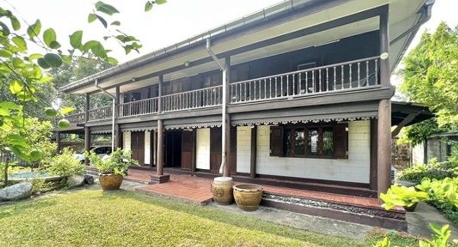 For sale land in Phra Khanong, Bangkok