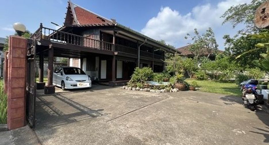 For sale land in Phra Khanong, Bangkok
