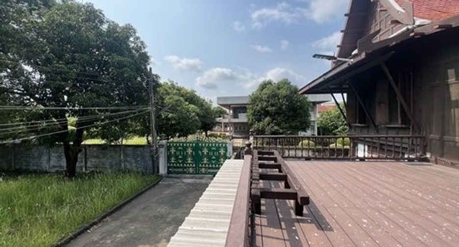For sale land in Phra Khanong, Bangkok