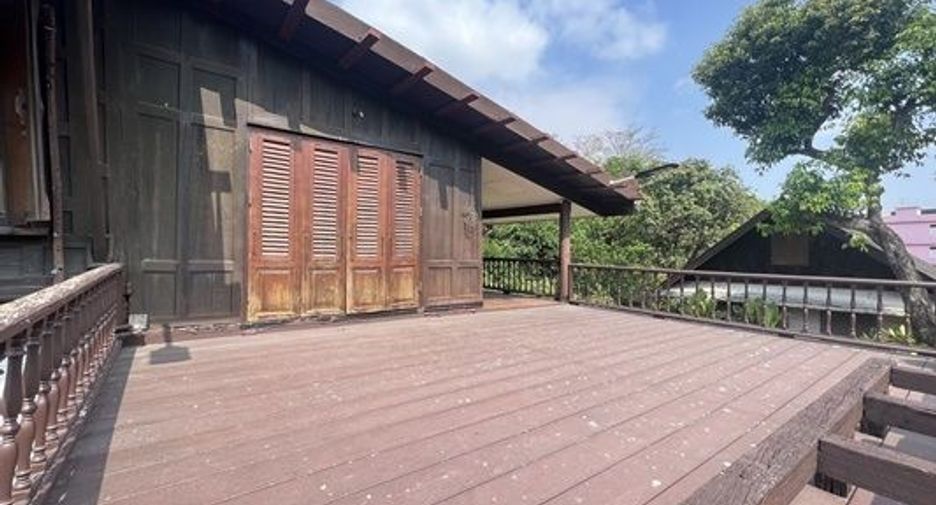 For sale land in Phra Khanong, Bangkok