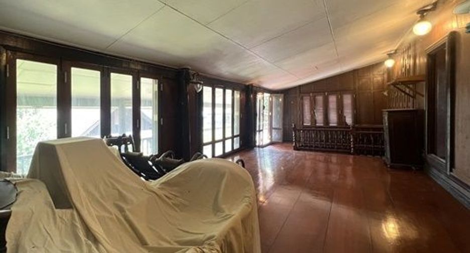 For sale land in Phra Khanong, Bangkok