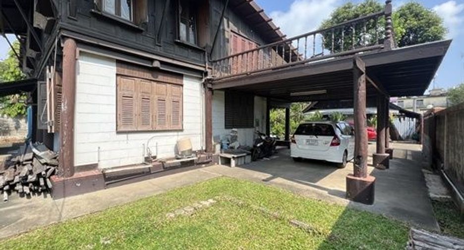 For sale land in Phra Khanong, Bangkok