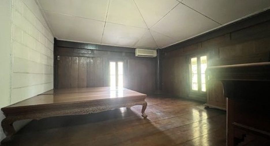 For sale land in Phra Khanong, Bangkok
