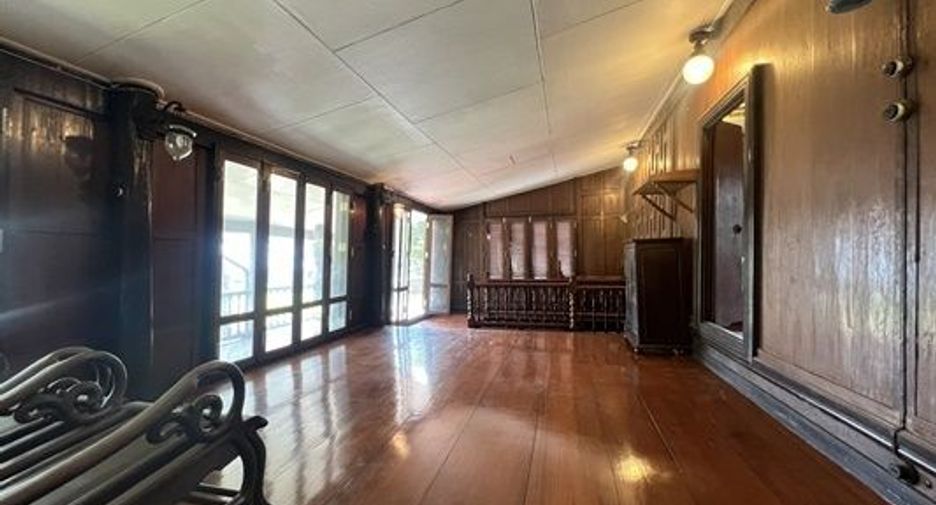 For sale land in Phra Khanong, Bangkok