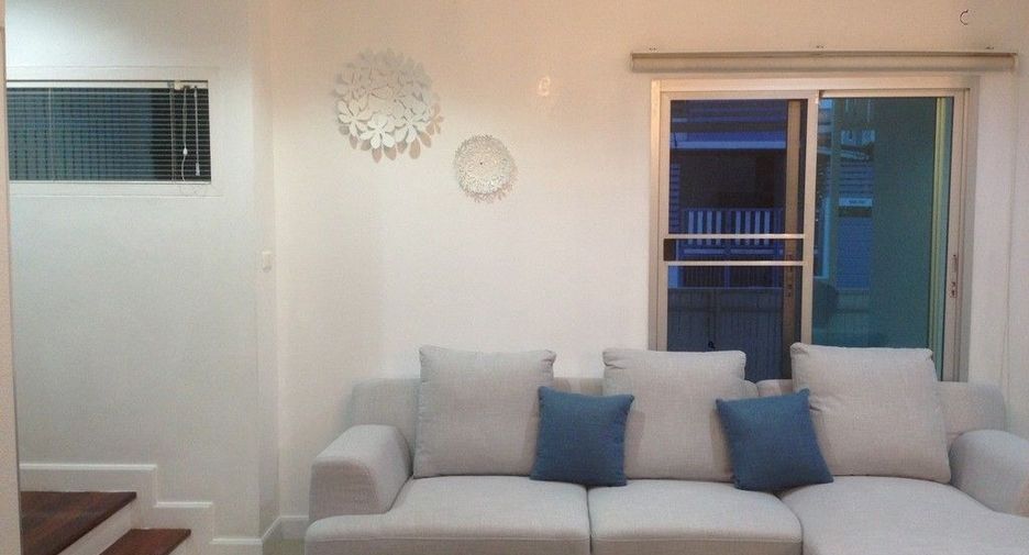 For sale and for rent 4 bedrooms townhouse in Prawet, Bangkok