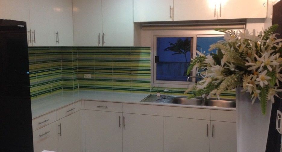 For sale and for rent 4 bedrooms townhouse in Prawet, Bangkok