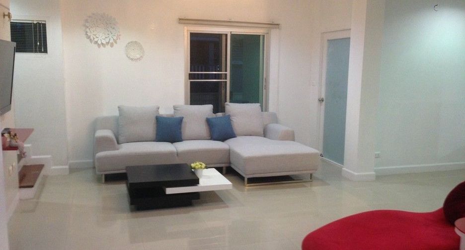 For sale and for rent 4 bedrooms townhouse in Prawet, Bangkok